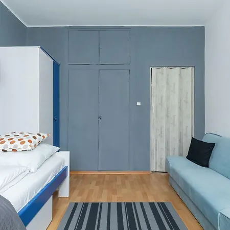 Economy City Center Dworcowa Apartman *